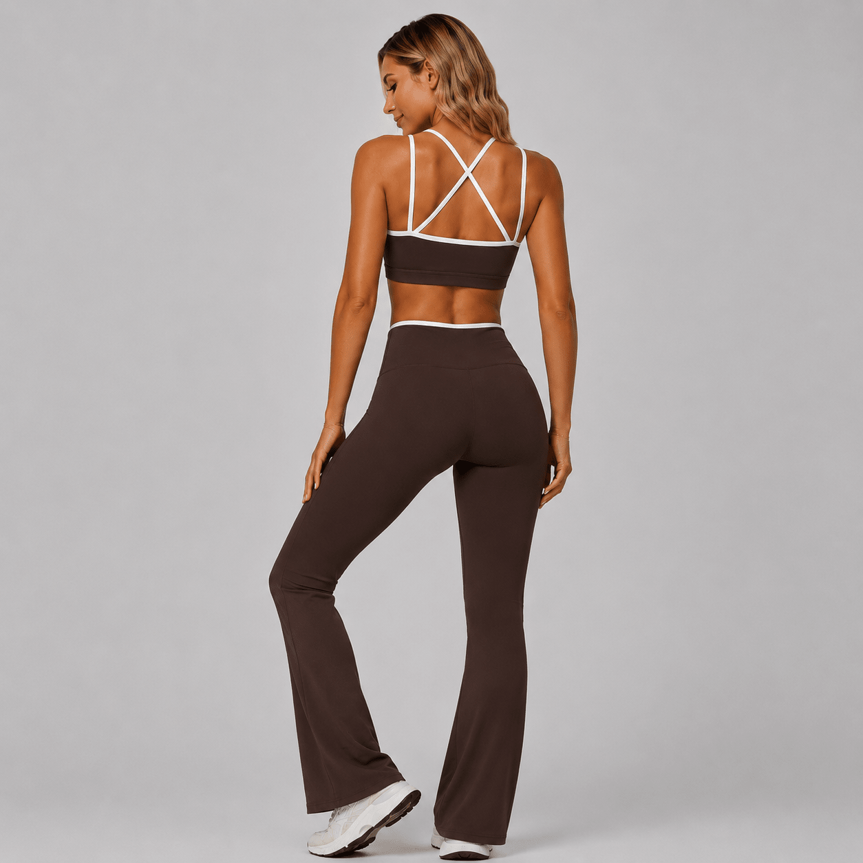 D009 · Set Deportivo Flare Chocolate | Sesgos Contraste & Top Halter - WHOLESALE VAB